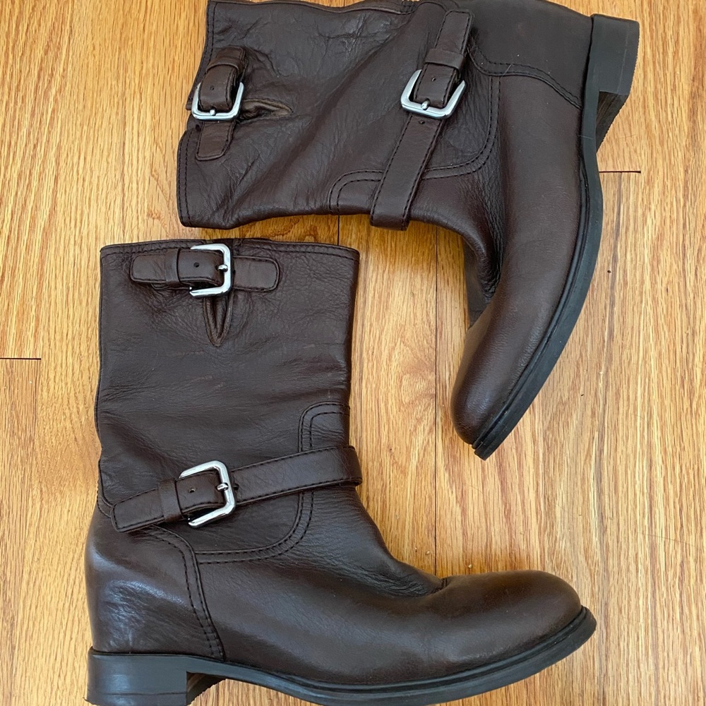 Prada boots!! Sz 36